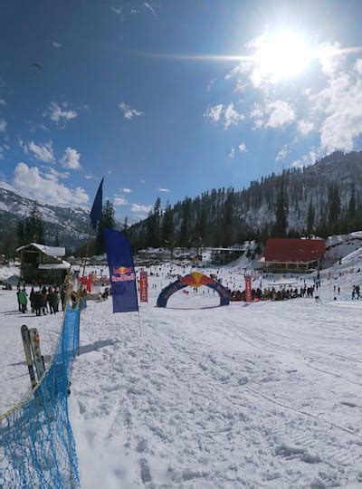 Solang Valley: Skiing and Snowboarding Championships