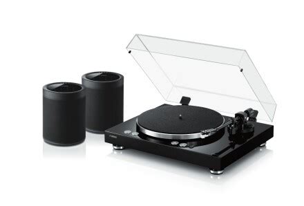 Yamaha courts analog and digital music lovers with connected turntable