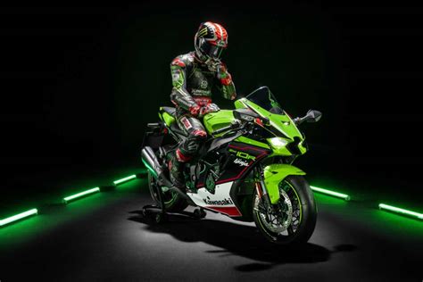 2023 Kawasaki Ninja ZX-10R: Superbike launched in India; check price ...