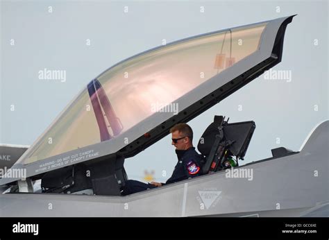 F 35 Raptor Cockpit