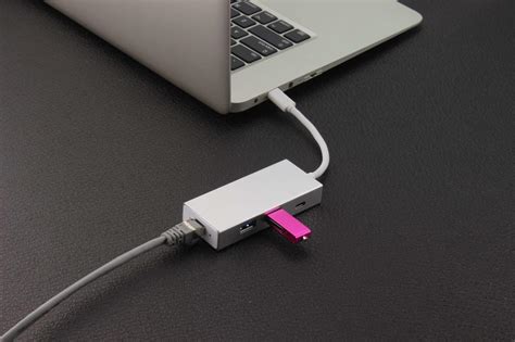 8 Essential Chromebook Accessories - TechnoWifi