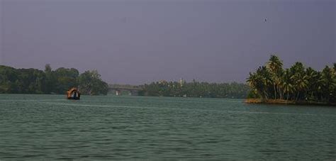 Ashtamudi Lake, Kollam - Timings, Boating, Best Time to Visit