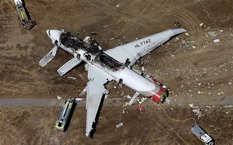 San Francisco airport Asiana Airlines Boeing 777 plane crash - Telegraph