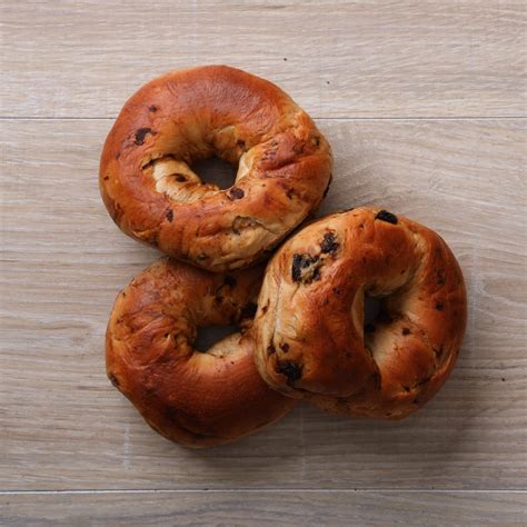 Bagel Cinnamon Raisin 4oz | Capistrano's Bakery