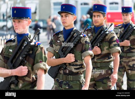 French army hi-res stock photography and images - Alamy