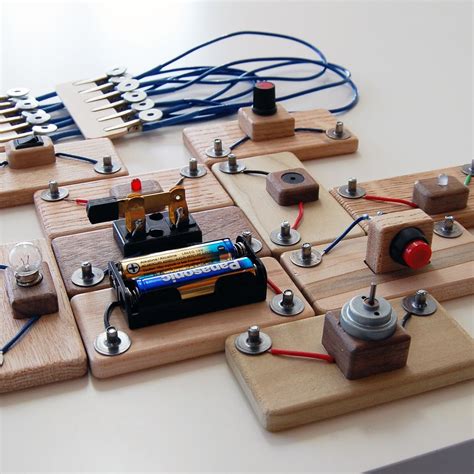 Kids engineering projects, Electronics projects, Simple circuit