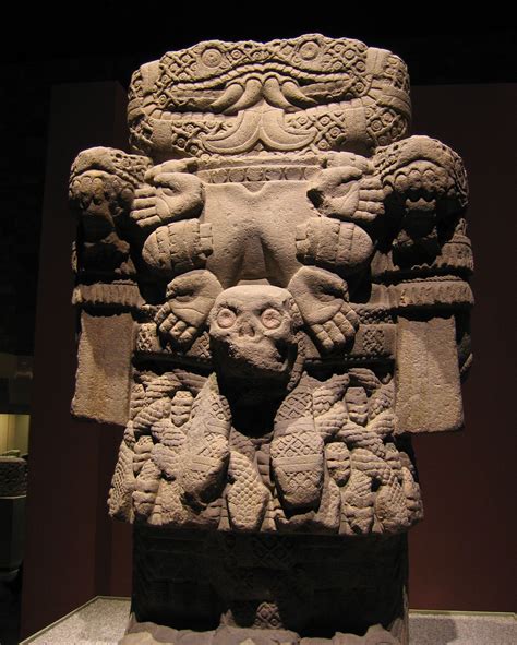 File:Aztec statue of Coatlicue, the earth goddess.jpg - Wikipedia