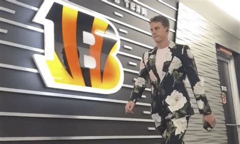 Dolphins – Bengals: Joe Burrow wears floral suit for TNF, fans mixed