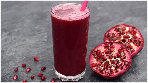 Pomegranate Juice Recipe Without a Juicer - Yummieliciouz