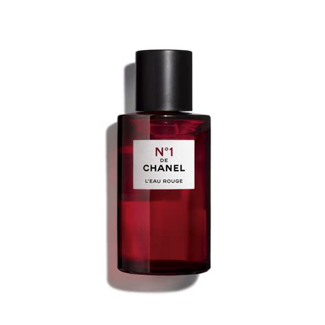 CHANEL No.1 De Chanel L’Eau Rouge Revitalising Fragrance Mist 100ml - https://www.perfumeuae.com