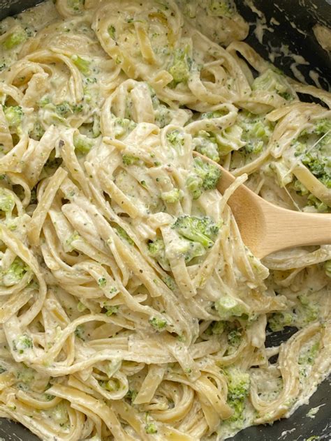 One Pot Broccoli Fettuccine Alfredo - Together as Family