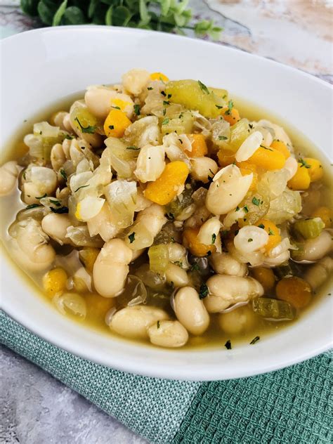 Slow Cooker White Bean Soup | Slow Cooker Living