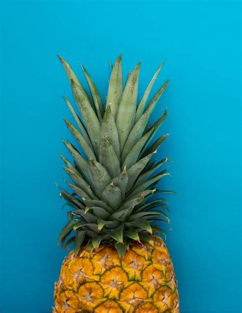 Close-up of a Pineapple Crown · Free Stock Photo