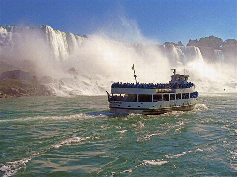 Niagara Falls Boat Tour by Steve Ohlsen