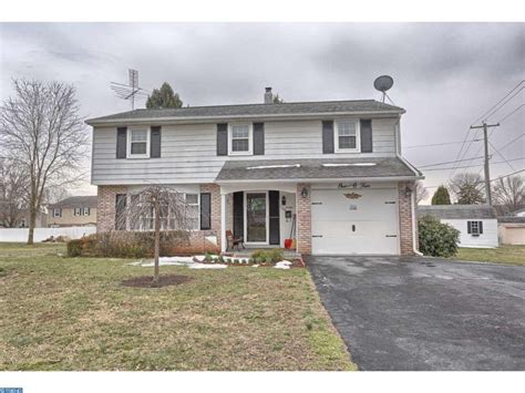 104 Poplar Dr, Douglassville, PA 19518 - See Est. Value, Schools & More