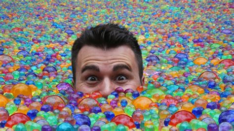 25 Million Orbeez Water Balls Make for the Greatest Swimming Pool Ever - Nerdist