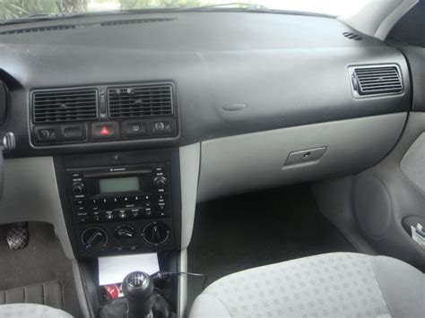 Volkswagen Golf 2002 Interior