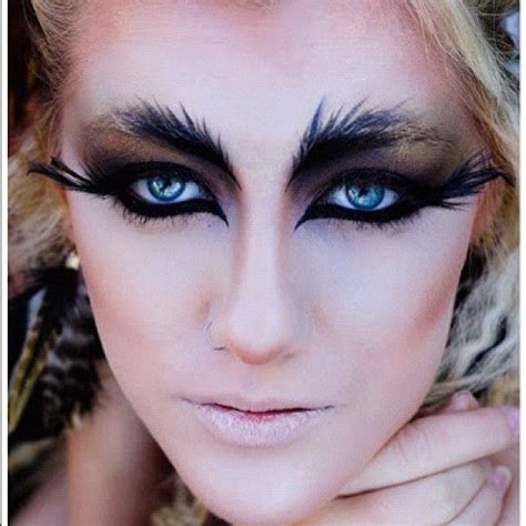 Feathers Raven Costume, Bird Costume, Bird Makeup, Eye Makeup, Halloween Fairy, Halloween Face ...