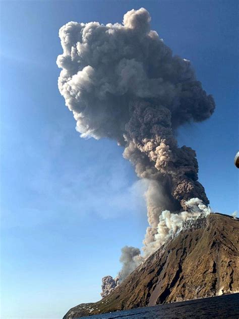 Stromboli volcano in Italy, near Sicily, erupts, killing 1 and injuring 2 - ABC News