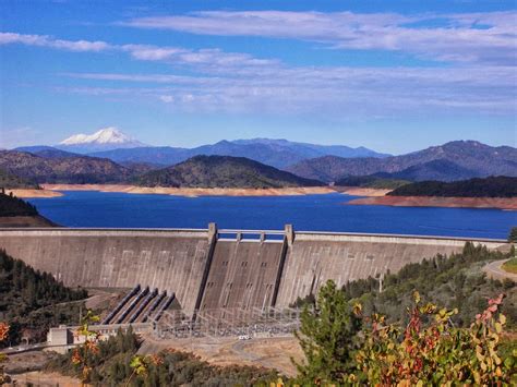 Dave'n'Kathy's Vagabond Blog: That Dam Shasta!