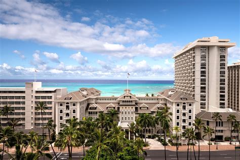 Moana Surfrider, A Westin Resort & Spa, Waikiki Beach | Waikiki beach, Moana surfrider, Honolulu ...