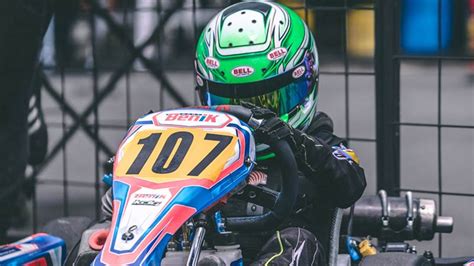 10 Best Karting Helmets in 2022 | GoKartGuide