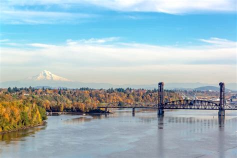 12 ICONIC Bridges in Portland, Oregon (With Facts & Photos)