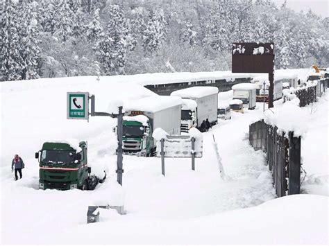 Japan witnesses record snowfall with Niigata Prefecture worst-hit - World News