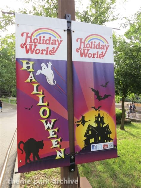 Halloween at Holiday World | Theme Park Archive