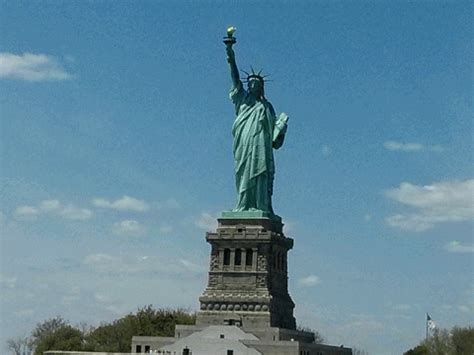 GIF statue of liberty - animated GIF on GIFER