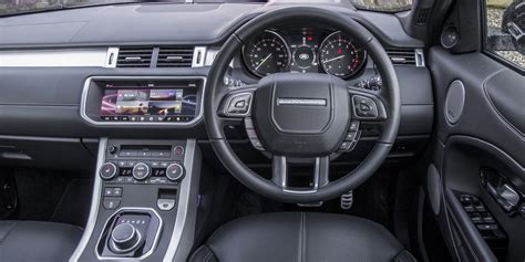 Range Rover Evoque (2015-2018) Interior & Infotainment | carwow