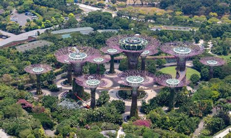 Singapore: Iconic landmarks from Marina Bay Sands to Gardens by the Bay ...