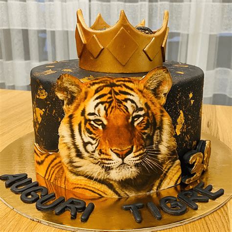 Tiger Cake Design Images (Tiger Birthday Cake Ideas) Tropical Birthday ...