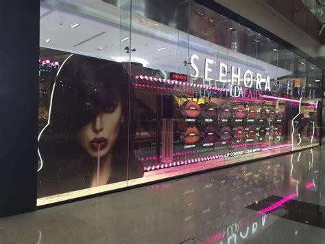 Check out the Huda Beauty Windows at Sephora in Dubai Mall! | Blog ...