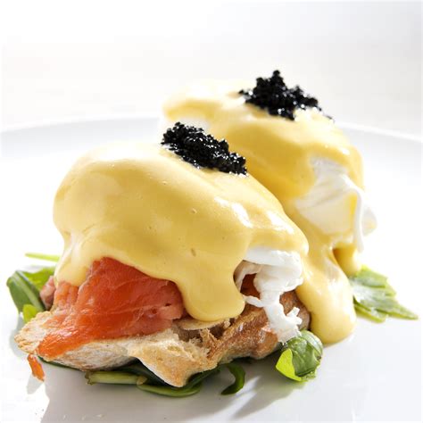 Eggs Benedict - First Timers Cookbook