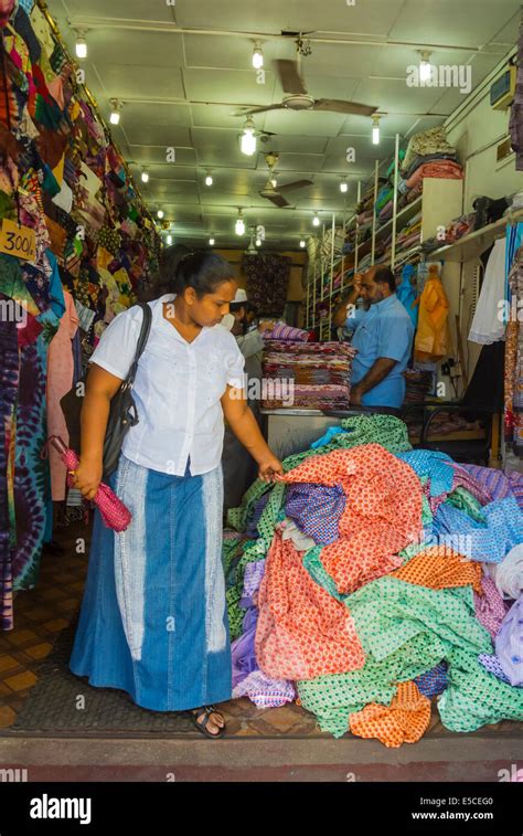 Pettah market Colombo Sri Lanka Stock Photo - Alamy