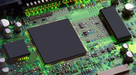 How does a CPU work? Look at transistors moving data in the processor