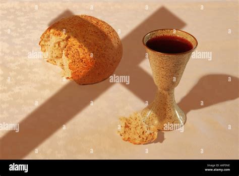 Communion elements and the cross Stock Photo: 9652381 - Alamy