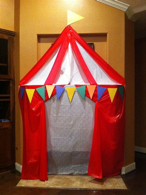 Pin by Laura Port on Shower/Party | Circus theme crafts, Carnival party decorations, Circus crafts