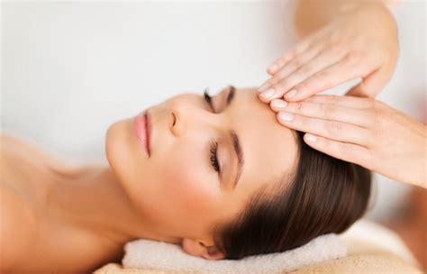 Facial Massage for Effective Contouring | American Spa