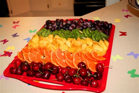 rainbow fruit tray | Rainbow fruit trays, Rainbow birthday, Fruit tray