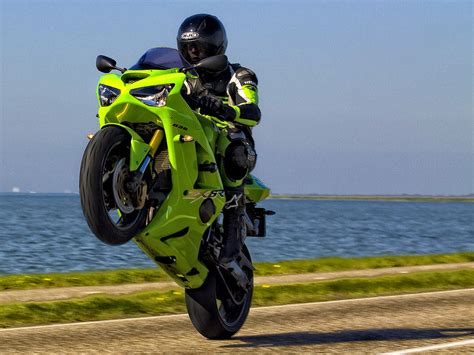 Stunt Bikes Wallpapers - WallpaperSafari