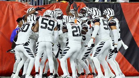 Fans intrigued by the Bengals’ white alternate helmets - NBC Sports Chicago