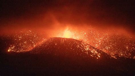 Eruption fears as New Zealand raises volcano alert level for Lake Taupo ...