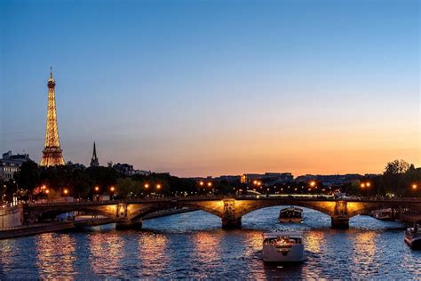 Paris Seine River Dinner Cruise | Gray Line