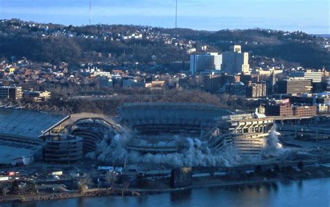 Three Rivers Stadium - Controlled Demolition Inc.