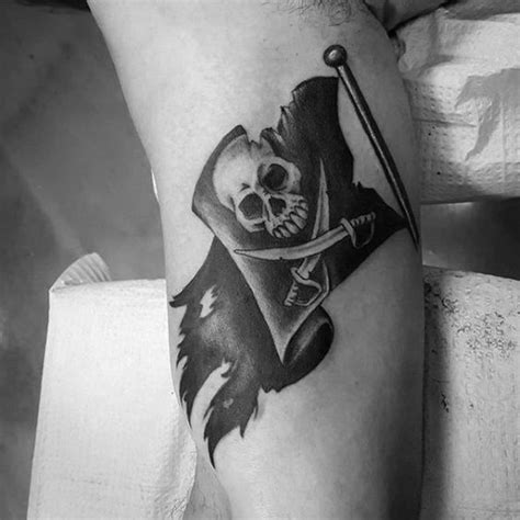 40 pirate flag tattoo designs for men jolly roger ink ideas – Artofit