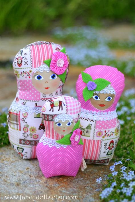 Russian Dolls Matryoshka Babushka - Set Of Three on Luulla