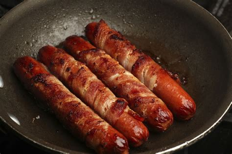 Bacon wrapped Hot dogs Recipe - (4.1/5)