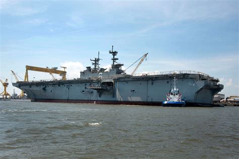 LHA(R) America Class Amphibious Assault Ship | Military.com